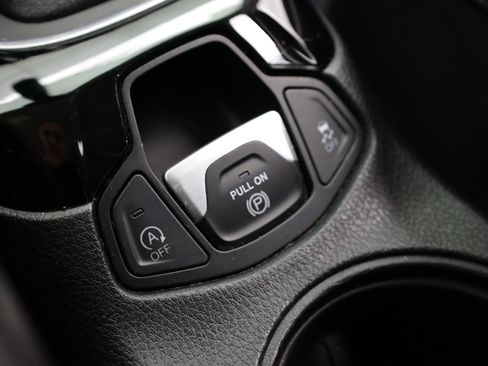 Used 2020 Jeep Compass Limited FWD image 19
