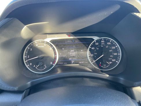 Used 2025 Nissan Sentra SV image 40