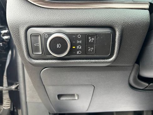 Used 2022 Ford Explorer Limited w/ Equipment Group 301A AWD/4WD image 30
