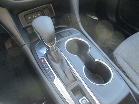 Used 2023 Chevrolet Equinox LT image 25