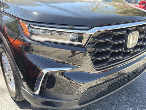 Used 2024 Honda Pilot LX image 3