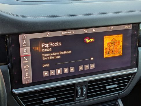 Used 2021 Porsche Cayenne Turbo image 20