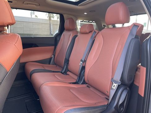 Used 2024 Kia Carnival SX Prestige image 15