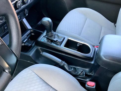 Used 2023 Toyota Tacoma SR AWD/4WD image 16