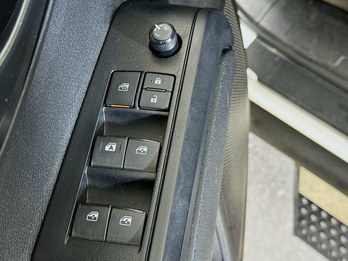 Used 2023 Toyota Tacoma SR w/ SR Convenience Package RWD image 19