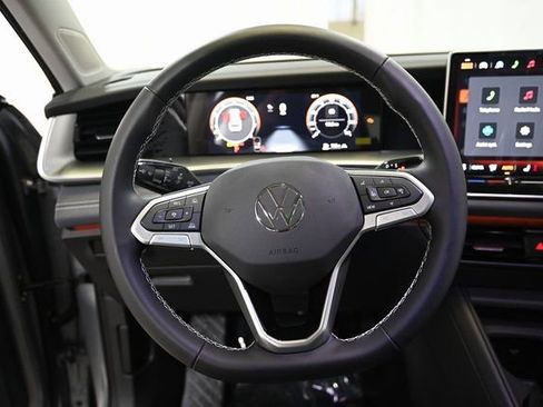 New 2026 Volkswagen Tiguan SE image 4