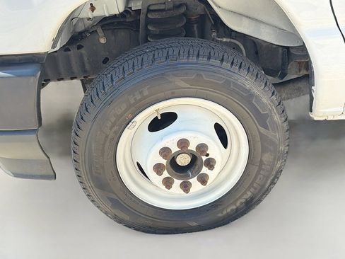 Used 2023 Ford E-450 and Econoline 450 Super Duty RWD image 26