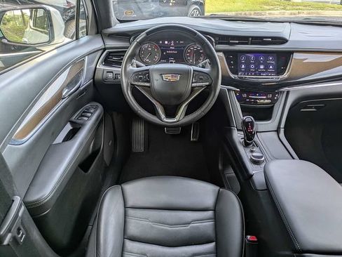 Certified 2025 Cadillac XT6 Sport w/ Platinum Package AWD/4WD image 18