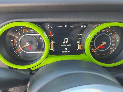 Used 2019 Jeep Wrangler Unlimited Sahara w/ Uconnect 4C Nav & Sound Group image 19