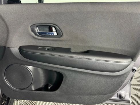 Used 2022 Honda HR-V Sport image 35