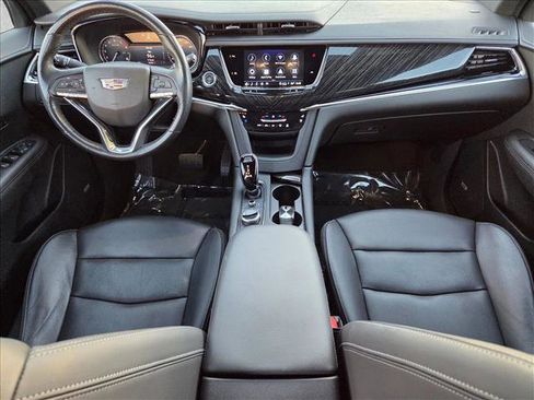 Used 2022 Cadillac XT6 Premium Luxury image 17