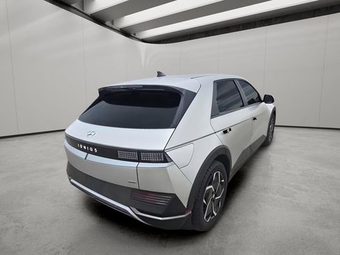 Used 2023 Hyundai Ioniq 5 SEL image 5