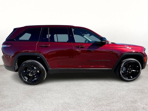New 2025 Jeep Grand Cherokee Limited w/ Black Appearance Package image 16