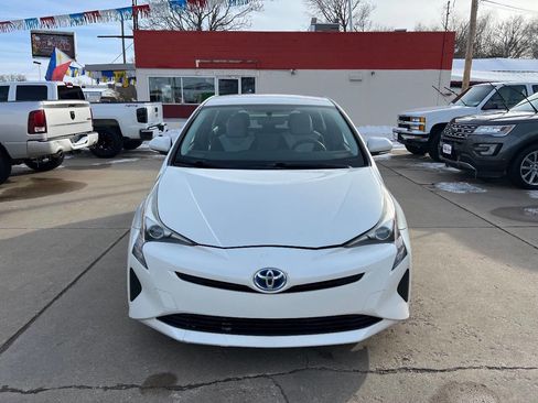Used 2016 Toyota Prius Two image 3