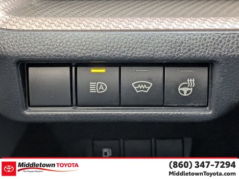 Used 2024 Toyota Prius XLE image 18