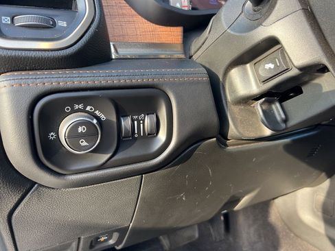 Used 2022 RAM 3500 Limited AWD/4WD image 11