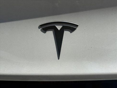 Used 2022 Tesla Model 3 RWD image 11