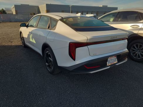 Used 2025 Kia K4 EX image 3