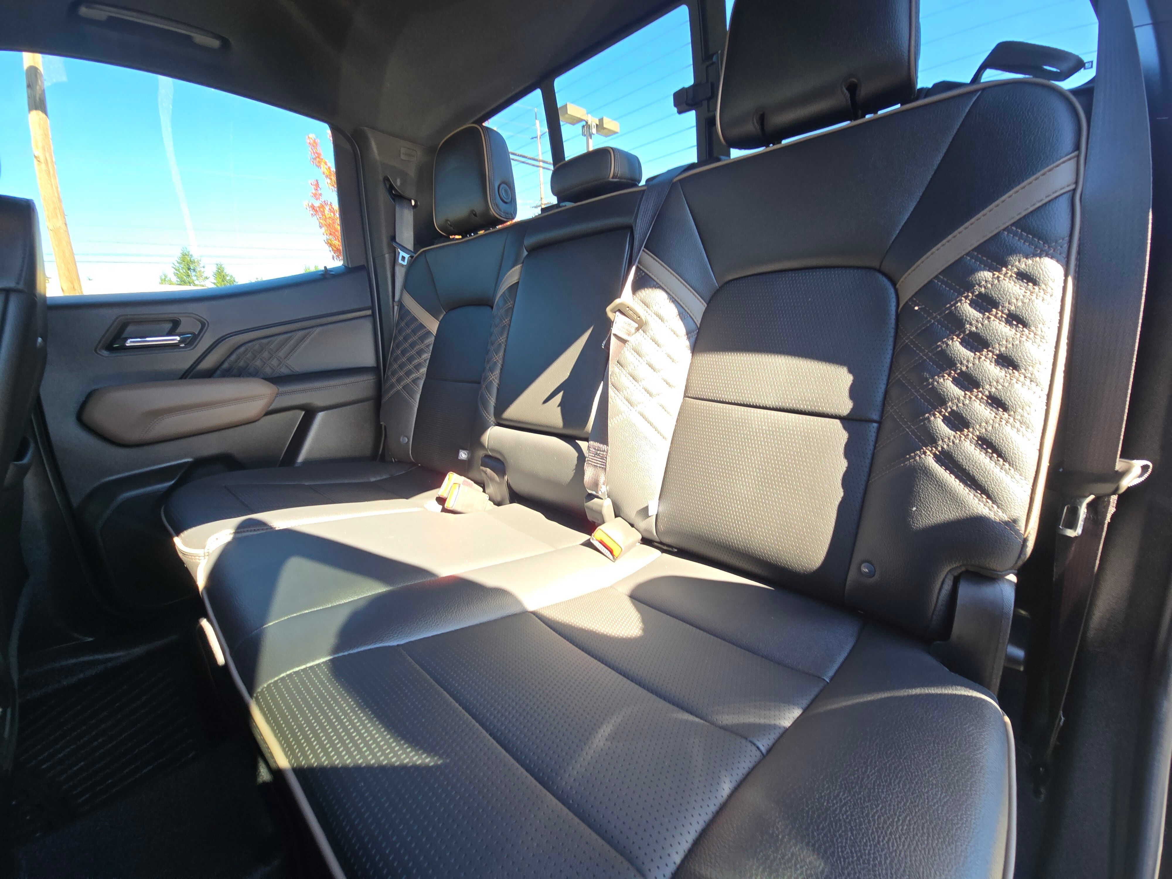 Used 2023 GMC Canyon Denali w/ Denali Black Edition AWD/4WD image 17