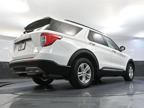 Used 2022 Ford Explorer XLT AWD/4WD image 57