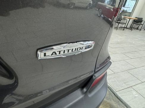 Used 2020 Jeep Cherokee Latitude Plus w/ Cold Weather Group image 69