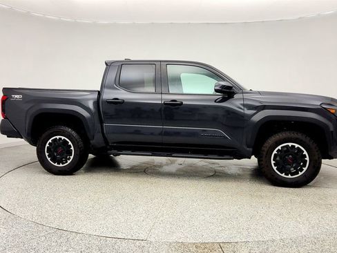 Used 2024 Toyota Tacoma TRD Off-Road w/ TRD Off Road Upgrade Package image 4
