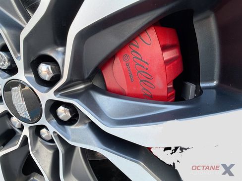 Used 2024 Cadillac XT6 Sport image 37