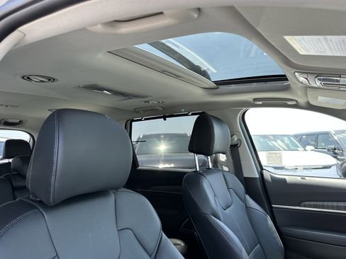 Used 2025 Kia Telluride EX FWD image 19
