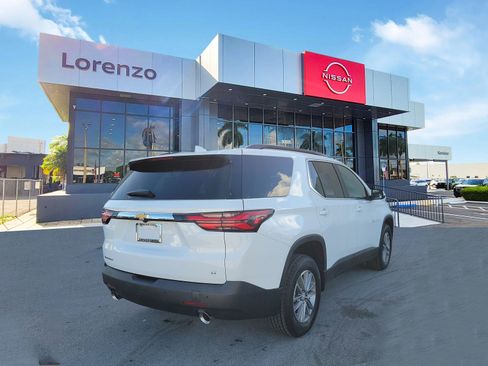 Used 2023 Chevrolet Traverse LT image 5