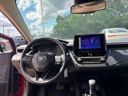 Used 2025 Toyota Corolla LE FWD image 21