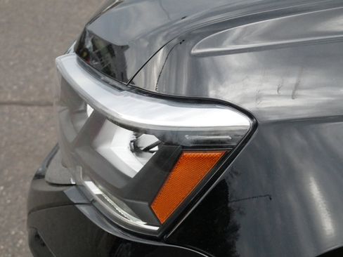 Certified 2023 Volkswagen Taos SE w/ Panoramic Sunroof Package image 15