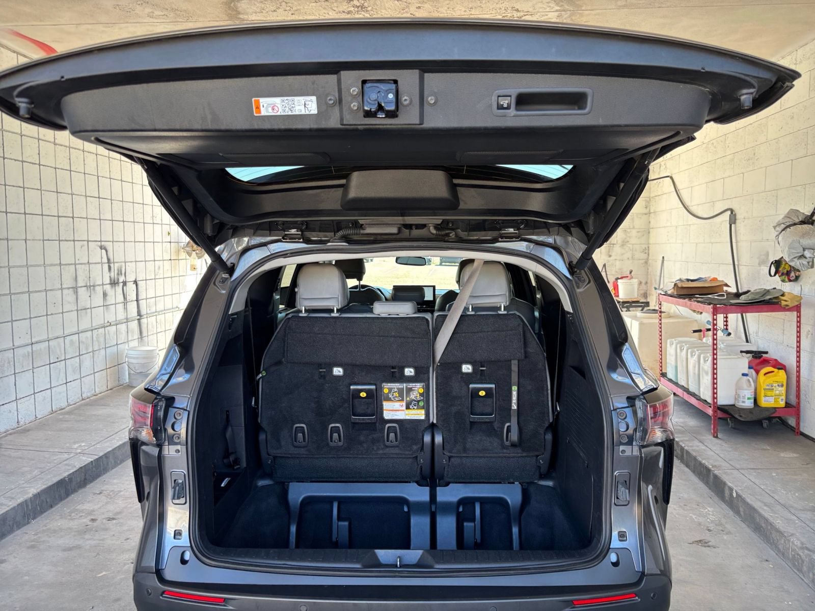 Used 2025 Toyota Sienna XLE FWD image 33