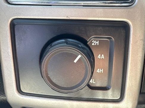 Used 2020 Ford F150 Lariat w/ Equipment Group 502A Luxury AWD/4WD image 18
