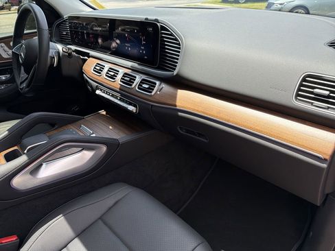 Used 2025 Mercedes-Benz GLE 350 4MATIC image 13