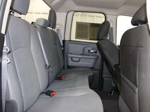 Used 2024 RAM 1500 Classic SLT AWD/4WD image 27