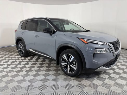 Used 2022 Nissan Rogue Platinum w/ Head-Up Display Package image 1