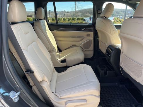 Used 2024 Jeep Grand Cherokee L Limited w/ Luxury Tech Group II image 22