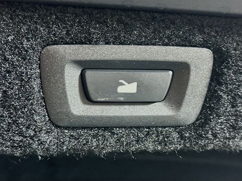 Used 2024 Lucid Air Pure image 29