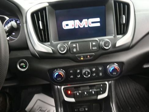 Used 2023 GMC Terrain SLE w/ Driver Convenience Package image 10