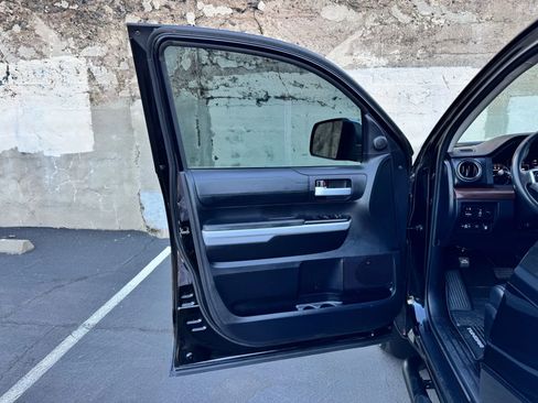 Used 2020 Toyota Tundra Limited w/ Limited Premium Package image 17