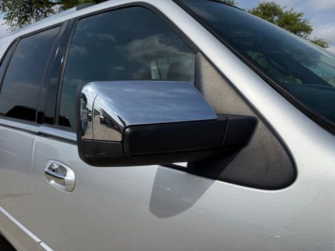 Used 2015 Lincoln Navigator 2WD image 9