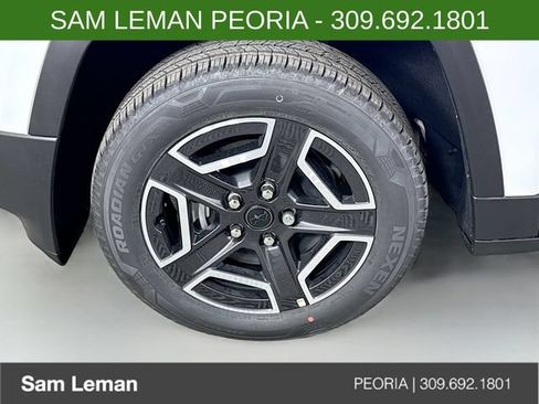 New 2026 Jeep Cherokee Laredo AWD/4WD image 28