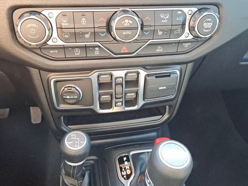 New 2026 Jeep Gladiator Sport AWD/4WD image 19