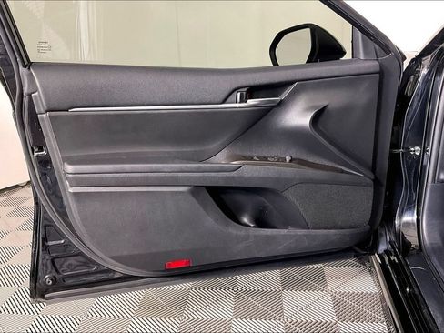 Used 2022 Toyota Camry SE FWD image 21