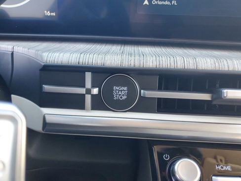 Used 2025 Hyundai Santa Fe Calligraphy FWD image 30