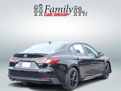 New 2026 Toyota Camry SE image 4