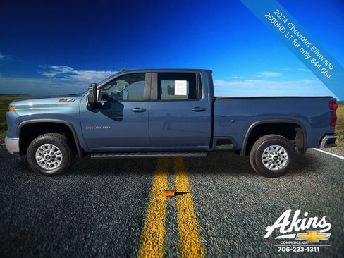 Used 2024 Chevrolet Silverado 2500 LT w/ Convenience Package image 11
