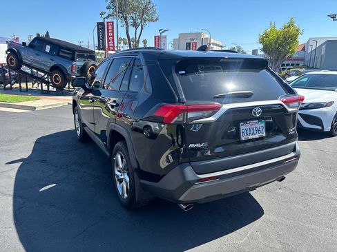 Used 2021 Toyota RAV4 Limited w/ Carpet Mat Package (TMS) AWD/4WD image 6