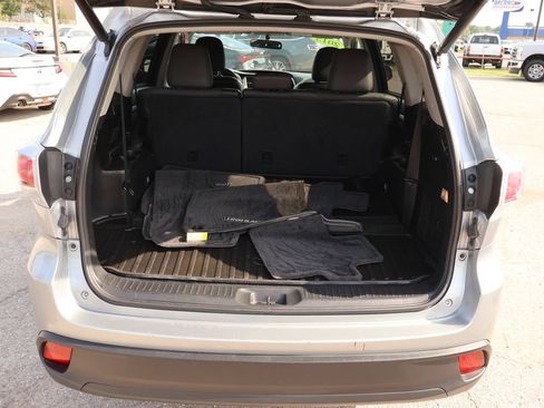 Used 2015 Toyota Highlander Plus AWD/4WD image 10