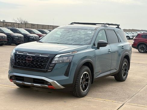 New 2026 Nissan Pathfinder Rock Creek image 4